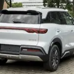 BYD Atto 2 DM-i – widok z tyłu