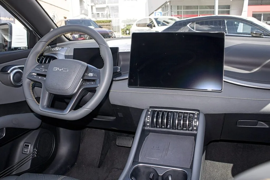 BYD Atto 3 Evo – wnętrze