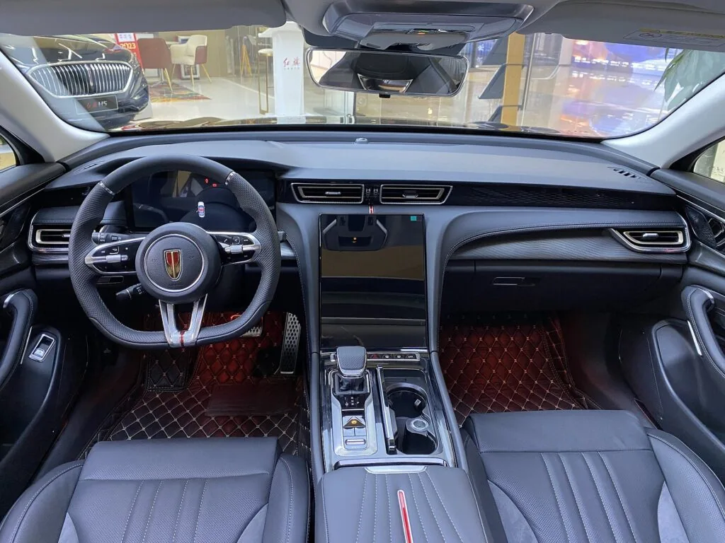 Hongqi H6 – wnętrze