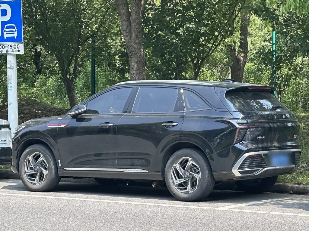 Hongqi HS3 – widok z tyłu