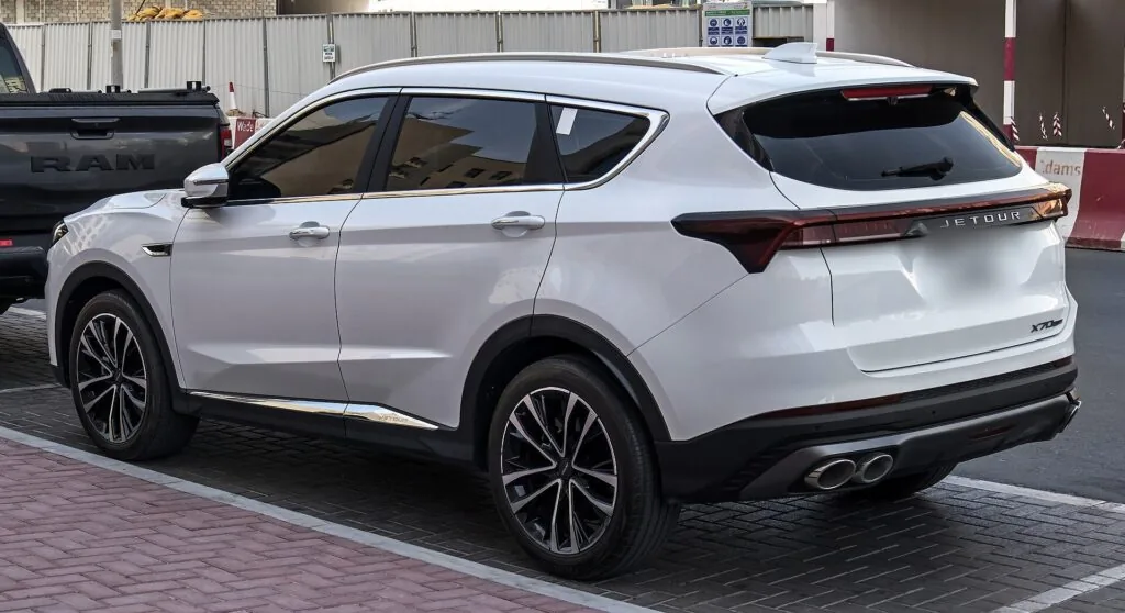 Jetour X70 Plus – widok z tyłu