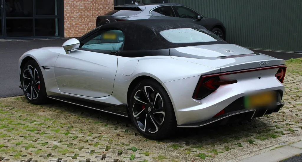 MG Cyberster – widok z tyłu
