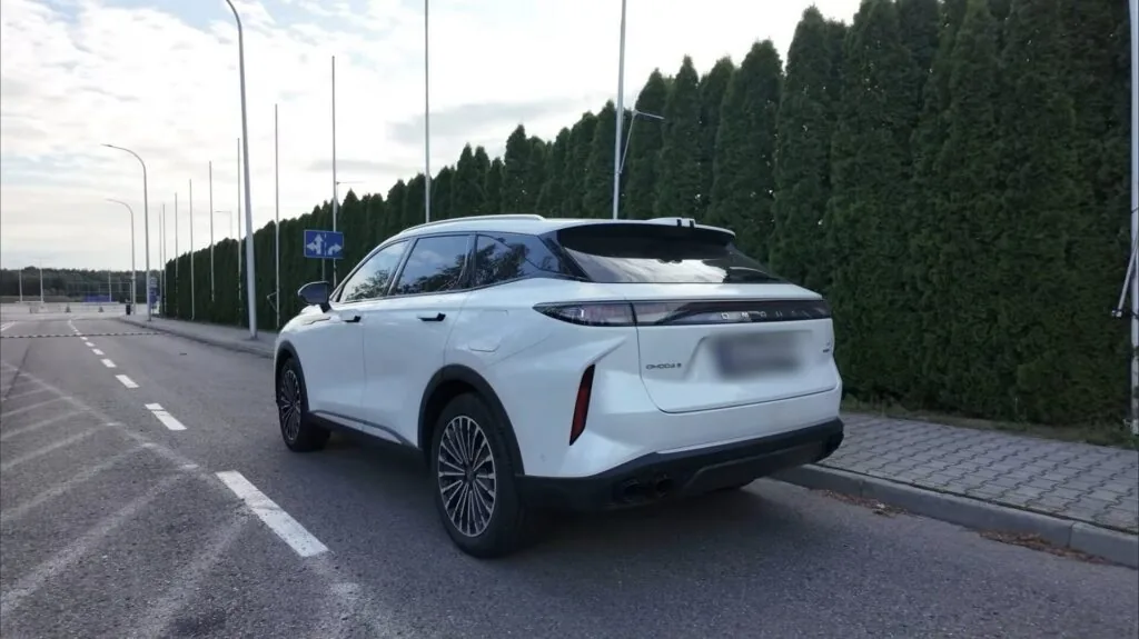 Omoda 9 – widok z tyłu