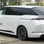 XPeng X9 – widok z tyłu